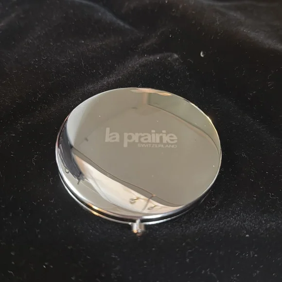 ✨✨ La Prairie Jeweled Compact Mirror✨✨